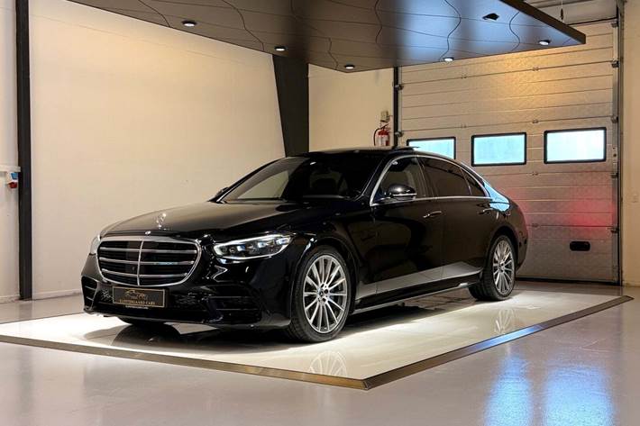 Sort Mercedes S580 e fra 2022