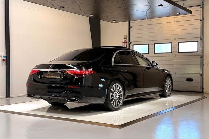 Sort Mercedes S580 e fra 2022