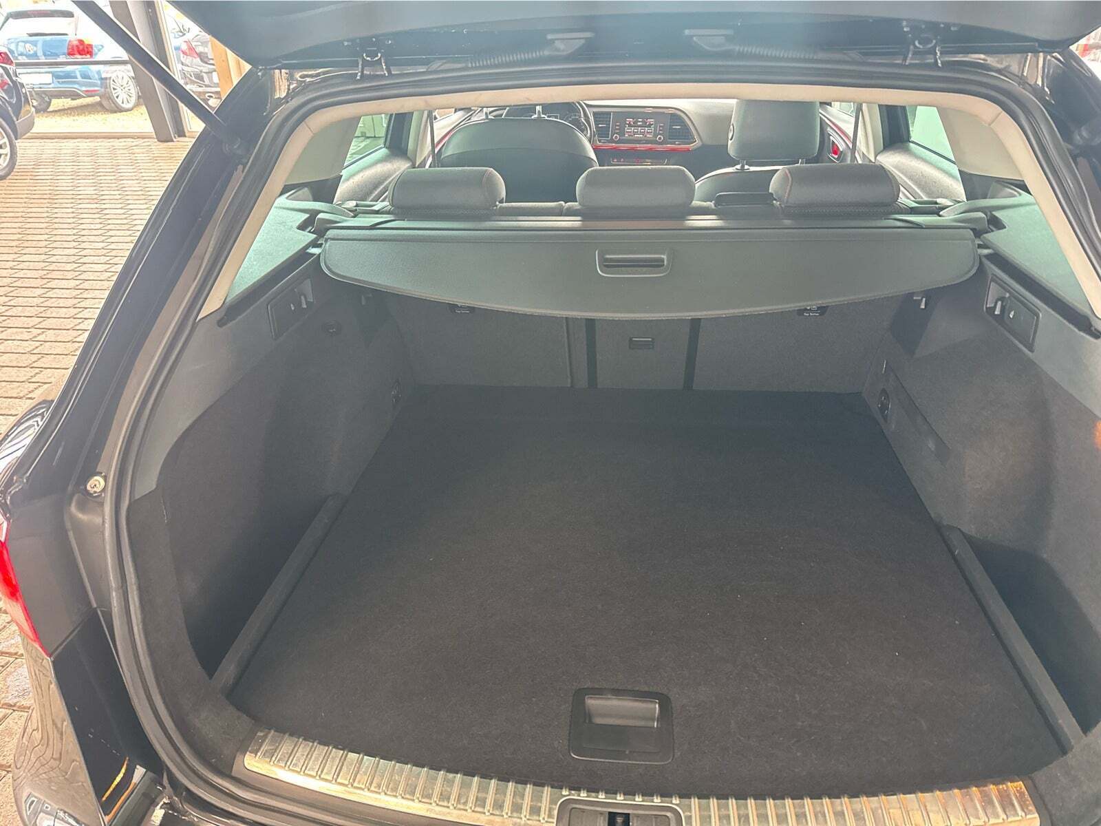 Sort Seat Leon fra 2016