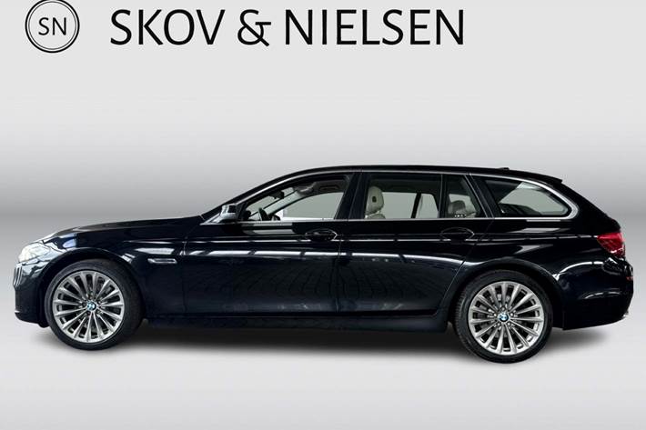 Sort BMW 518d fra 2014