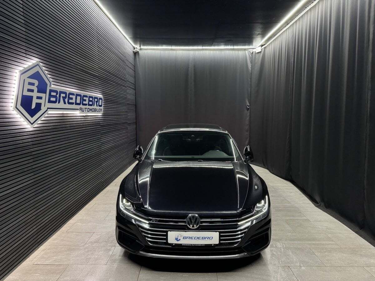 Sort VW Arteon fra 2018