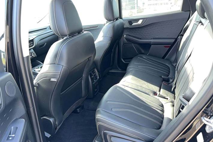 Sort Ford Kuga fra 2020