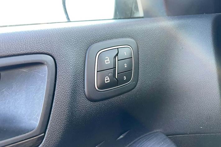 Sort Ford Kuga fra 2020