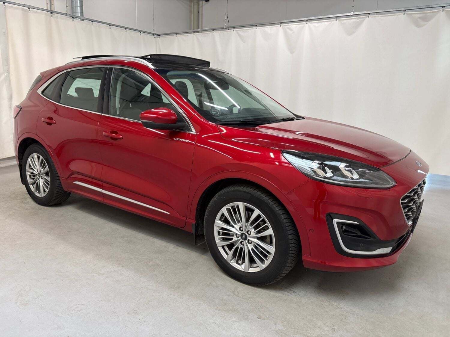 Rød Ford Kuga fra 2020