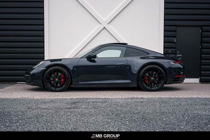 Blå Porsche 911 Carrera S fra 2019