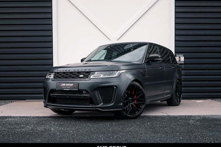 Gul Land Rover Range Rover sport fra 2020 set udefra