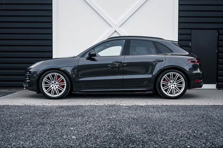 undefined Porsche Macan Turbo fra 2017