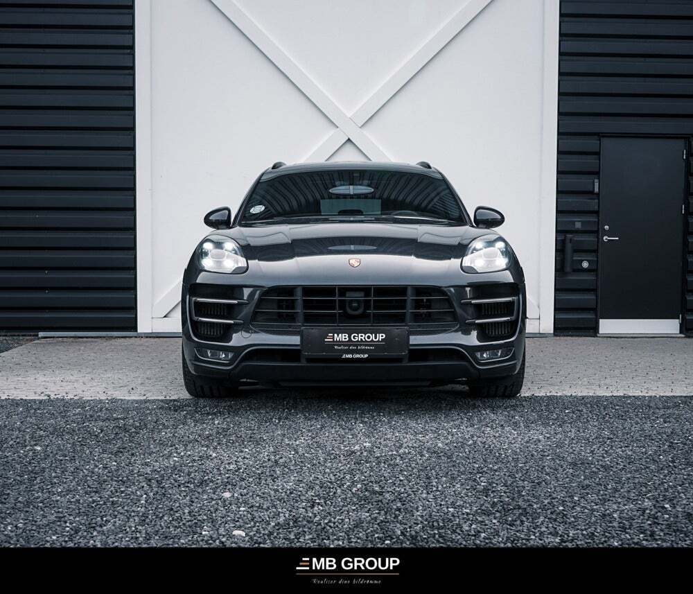 undefined Porsche Macan Turbo fra 2017
