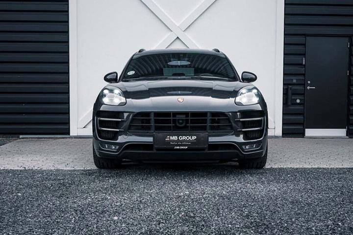undefined Porsche Macan Turbo fra 2017