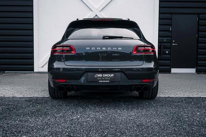 undefined Porsche Macan Turbo fra 2017