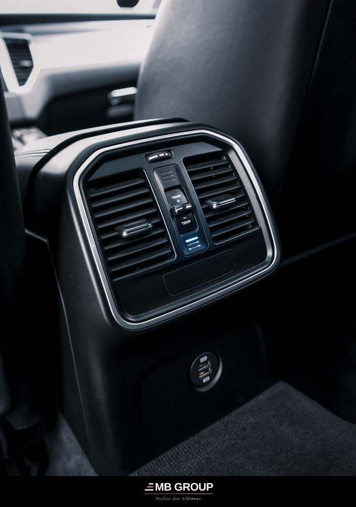 undefined Porsche Macan Turbo fra 2017