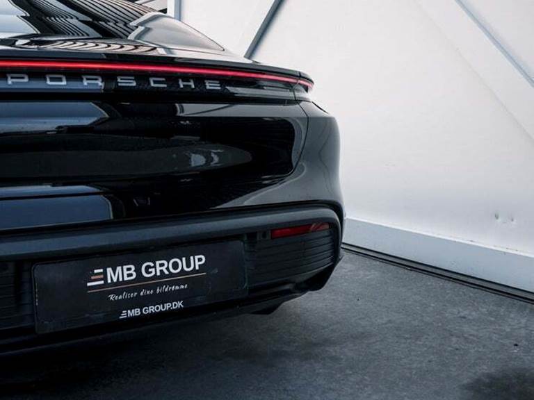 Porsche Taycan Performance+