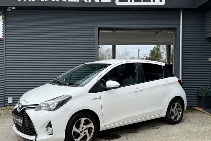 Hvid Toyota Yaris fra 2015