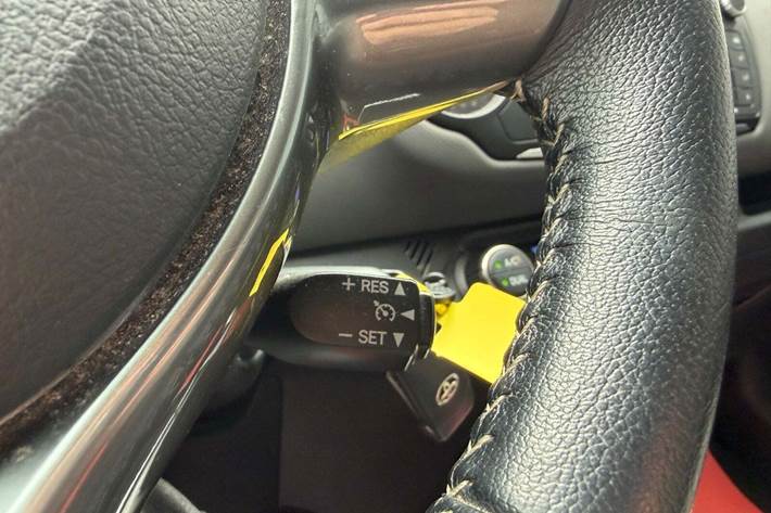 Hvid Toyota Yaris fra 2015