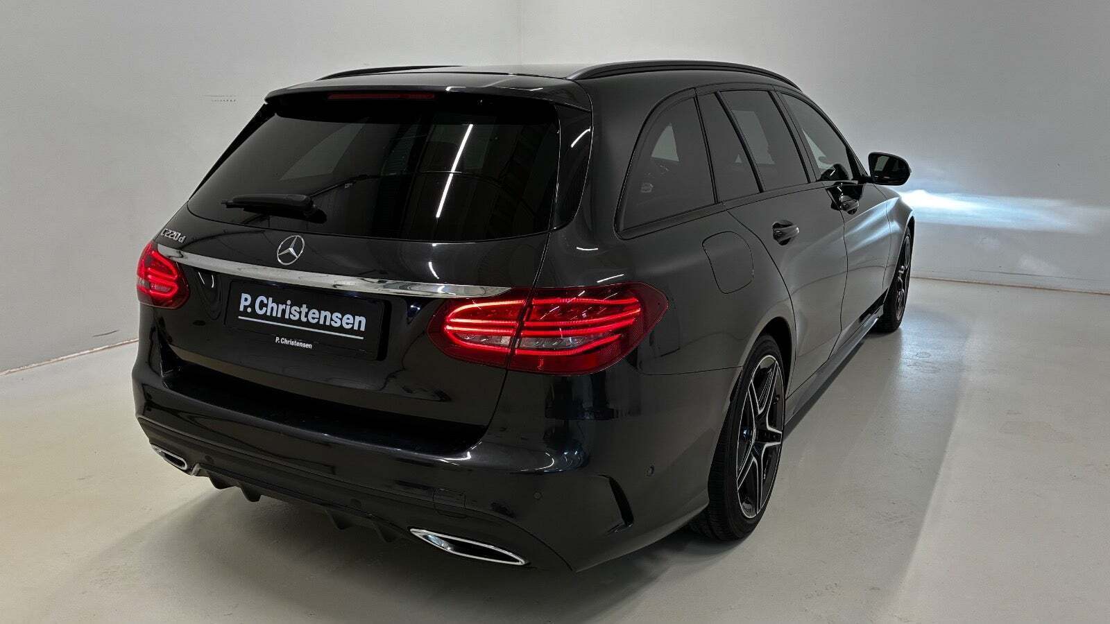 Grå Mercedes C220 d fra 2021