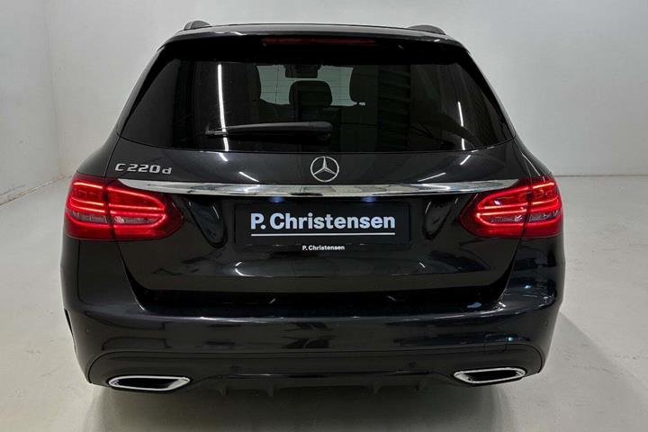 Grå Mercedes C220 d fra 2021