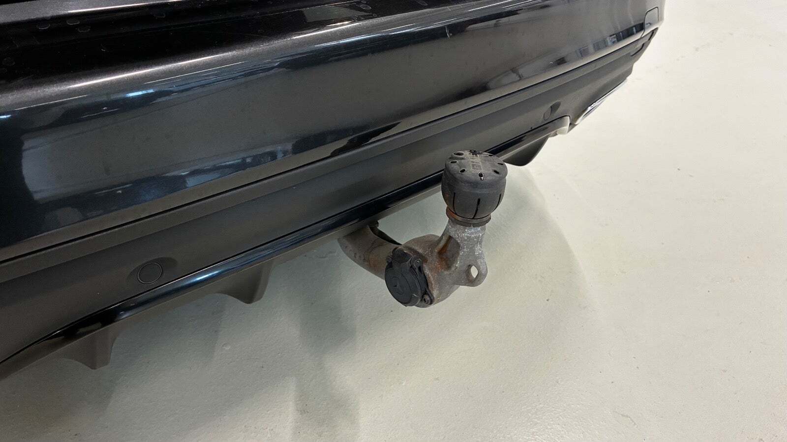 Grå Mercedes C220 d fra 2021