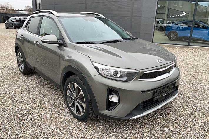 Grå Kia Stonic fra 2019