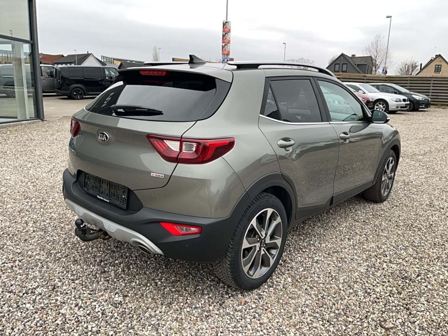 Grå Kia Stonic fra 2019
