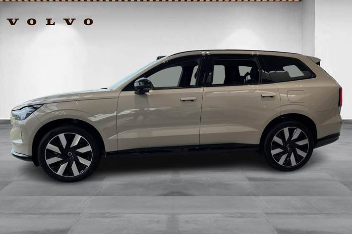 Beige Volvo EX90 fra 2025