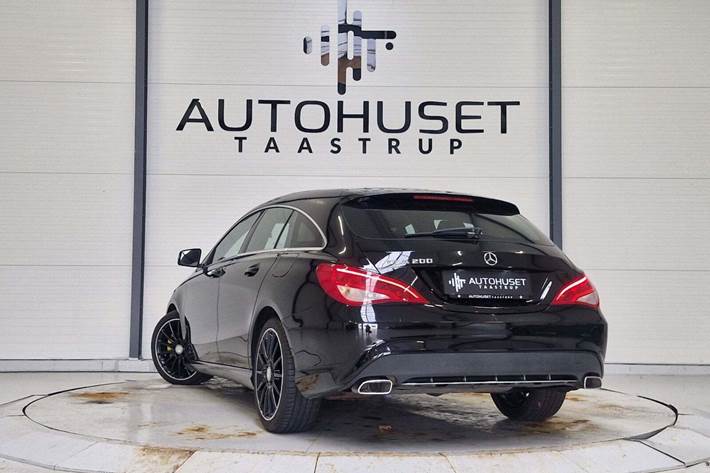 Sort Mercedes CLA200 fra 2016