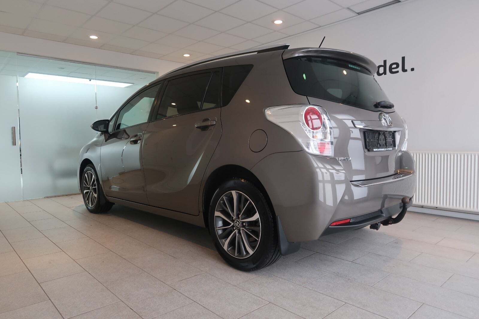 Toyota Verso 1,8 VVT-i T2 Premium 7prs