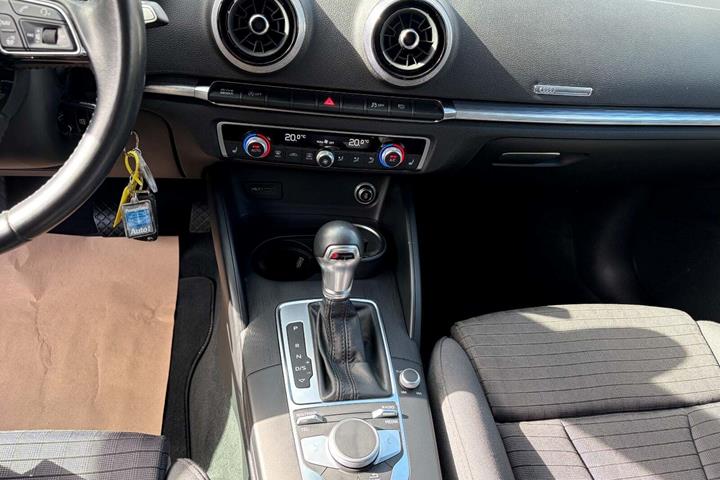 undefined Audi A3 fra 2020