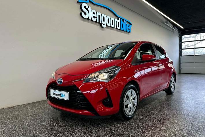Rød Toyota Yaris fra 2019
