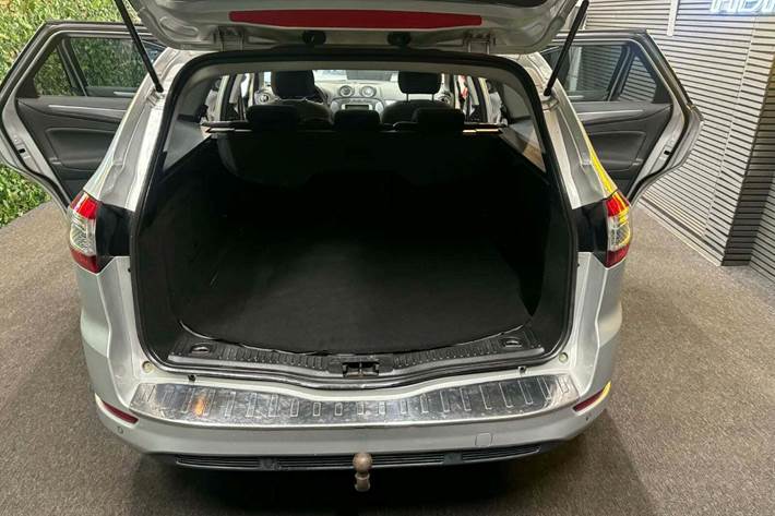 undefined Ford Mondeo fra 2011