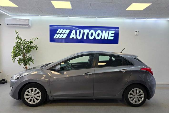 Grå Hyundai i30 fra 2015
