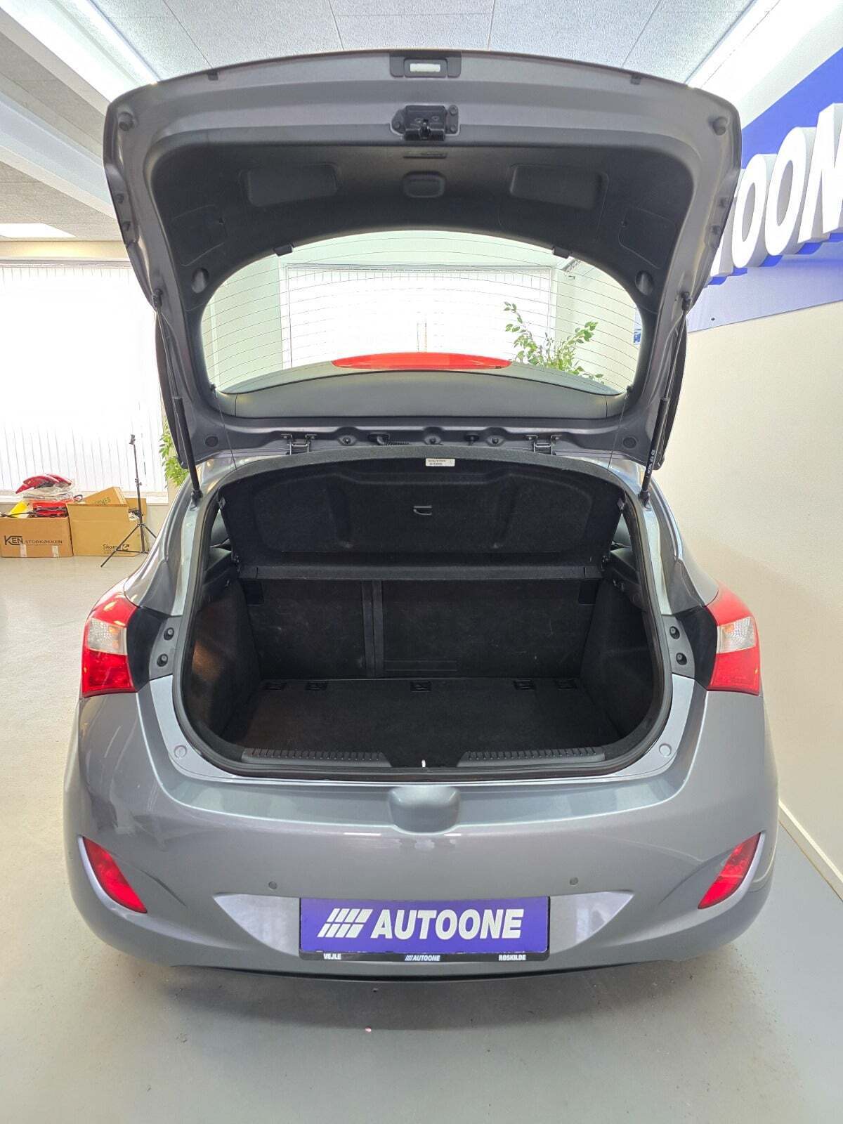 Grå Hyundai i30 fra 2015