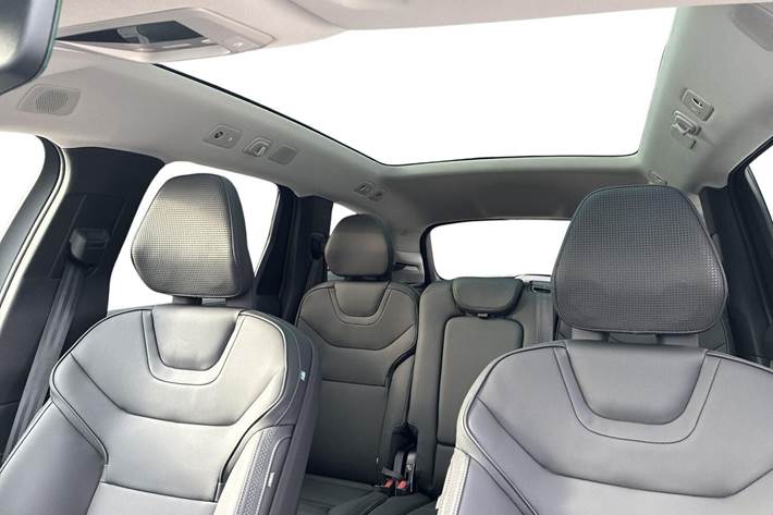 Grå Volvo EX90 fra 2025