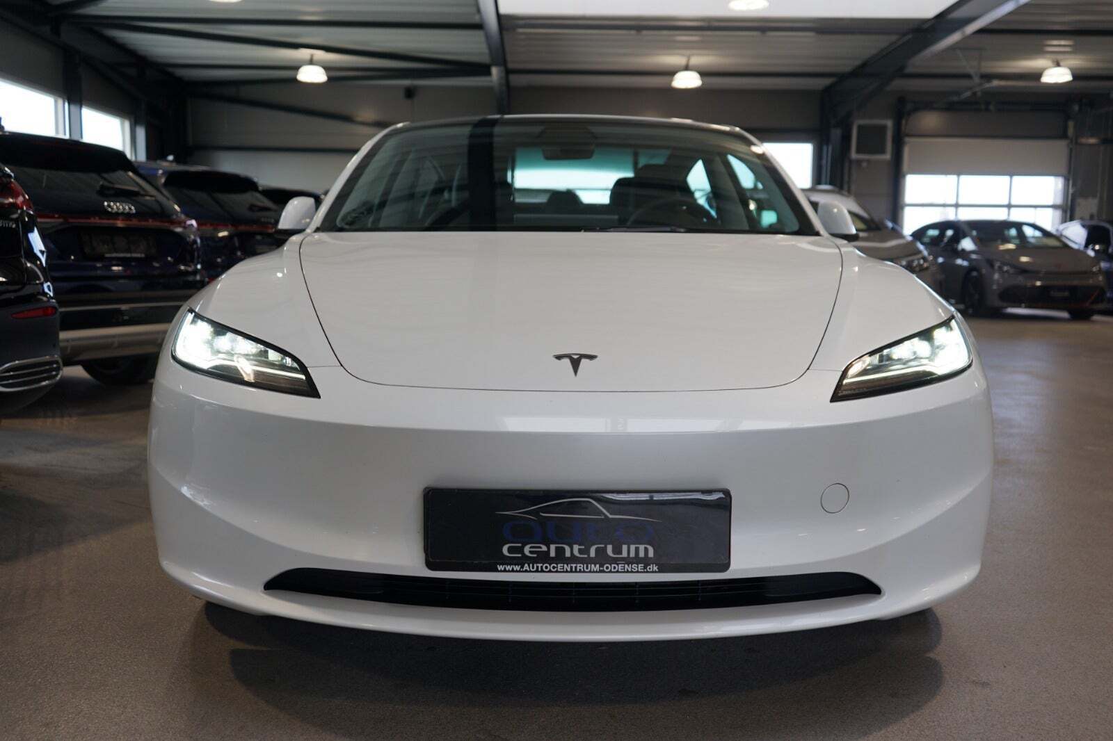 Tesla Model 3 Long Range AWD