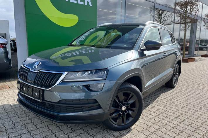 Grå Skoda Karoq fra 2022