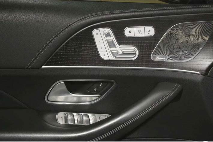 Blå Mercedes GLE350 de fra 2022