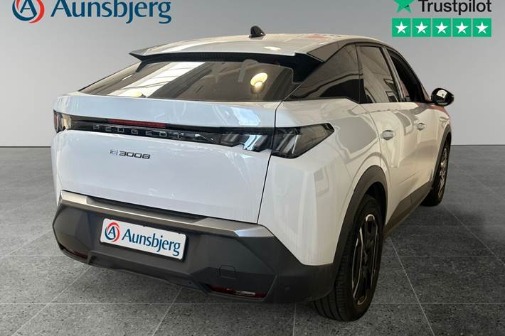 Hvid Peugeot e-3008 fra 2024