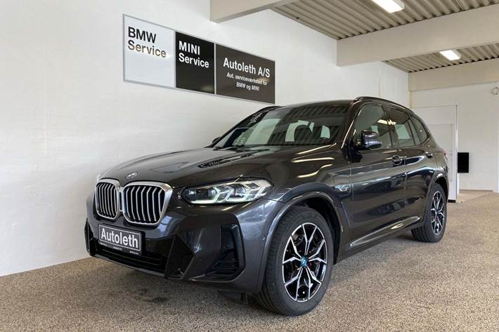 Grå BMW X3 fra 2022