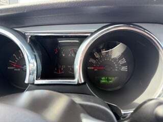 Orange Ford Mustang fra 2008