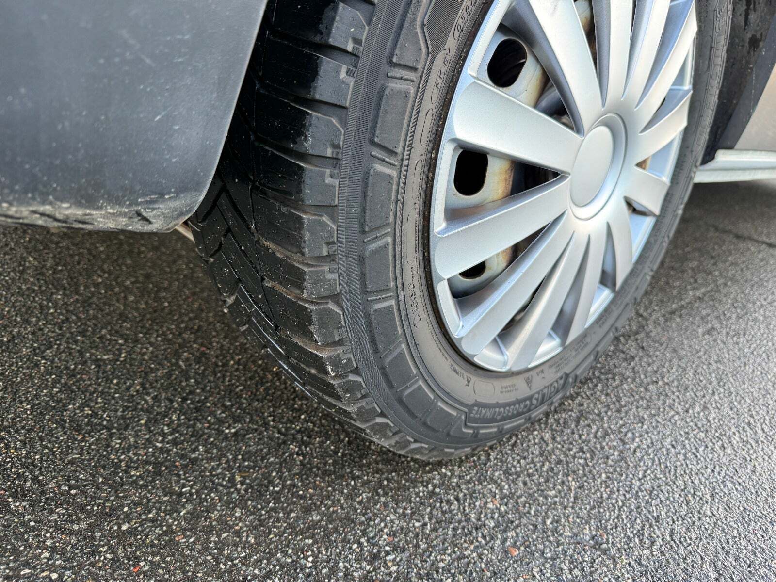 Hvid Opel Vivaro fra 2016