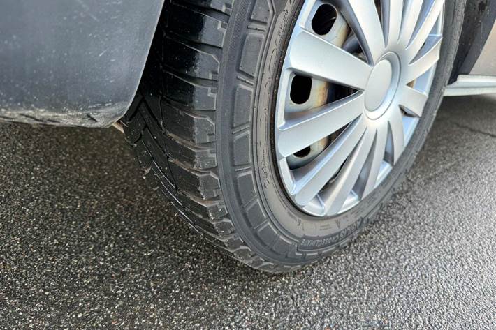 Hvid Opel Vivaro fra 2016