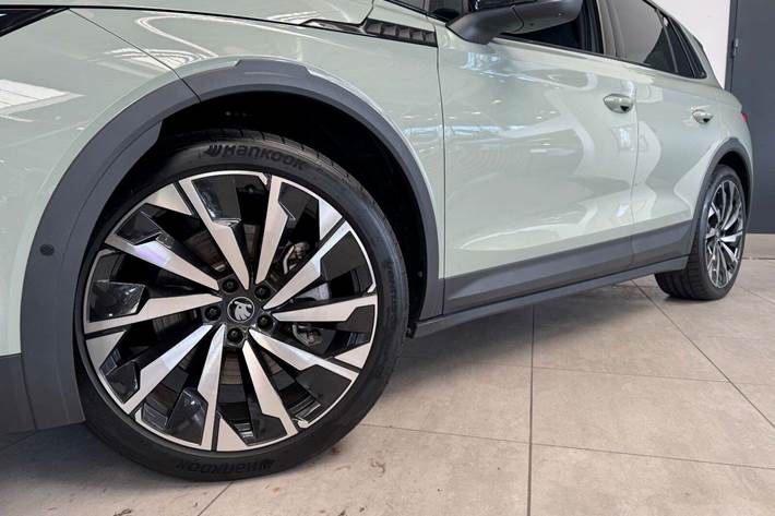 Grøn Skoda Elroq fra 2025