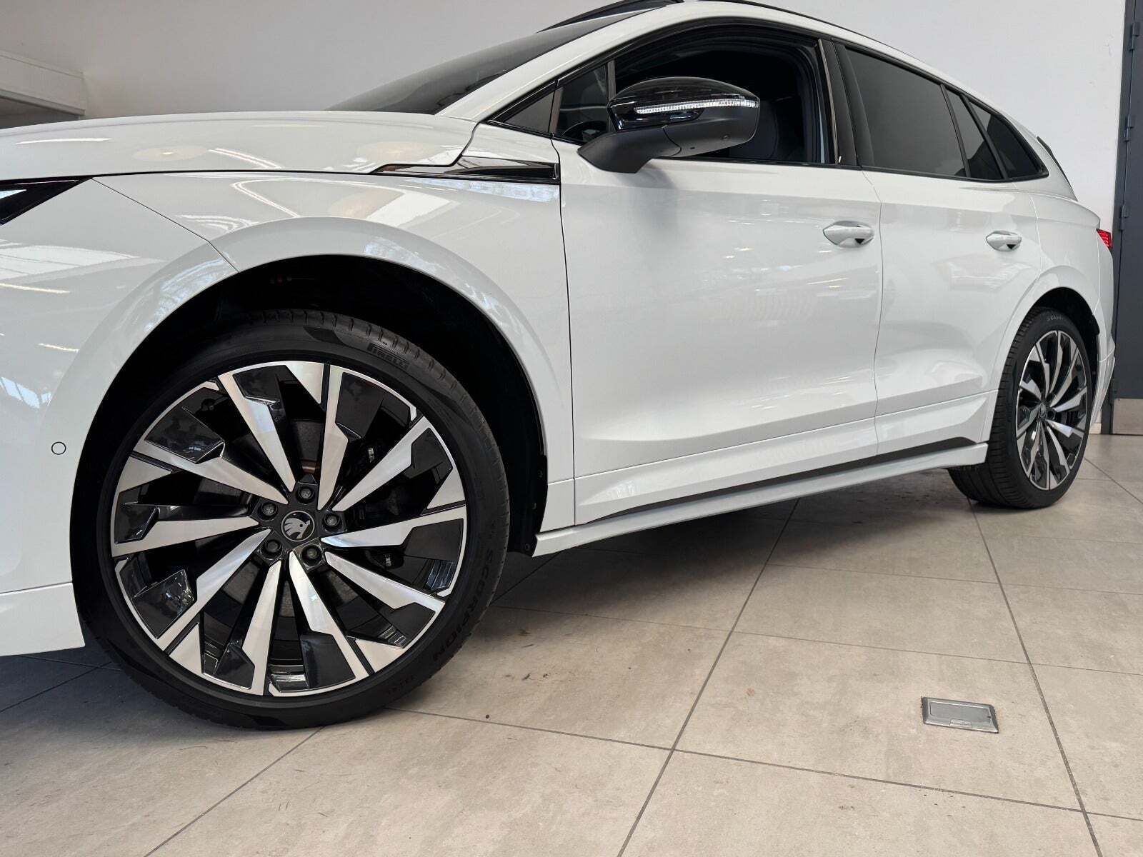 Hvid Skoda Enyaq fra 2026