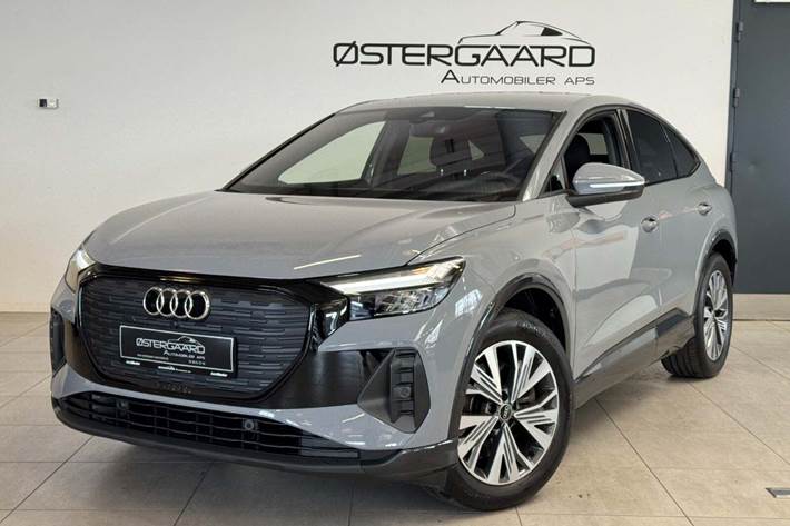 Grå Audi Q4 e-tron fra 2023