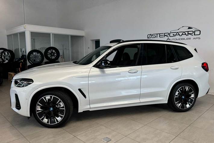 Hvid BMW iX3 fra 2023