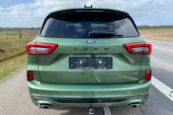 Grøn Ford Kuga fra 2025