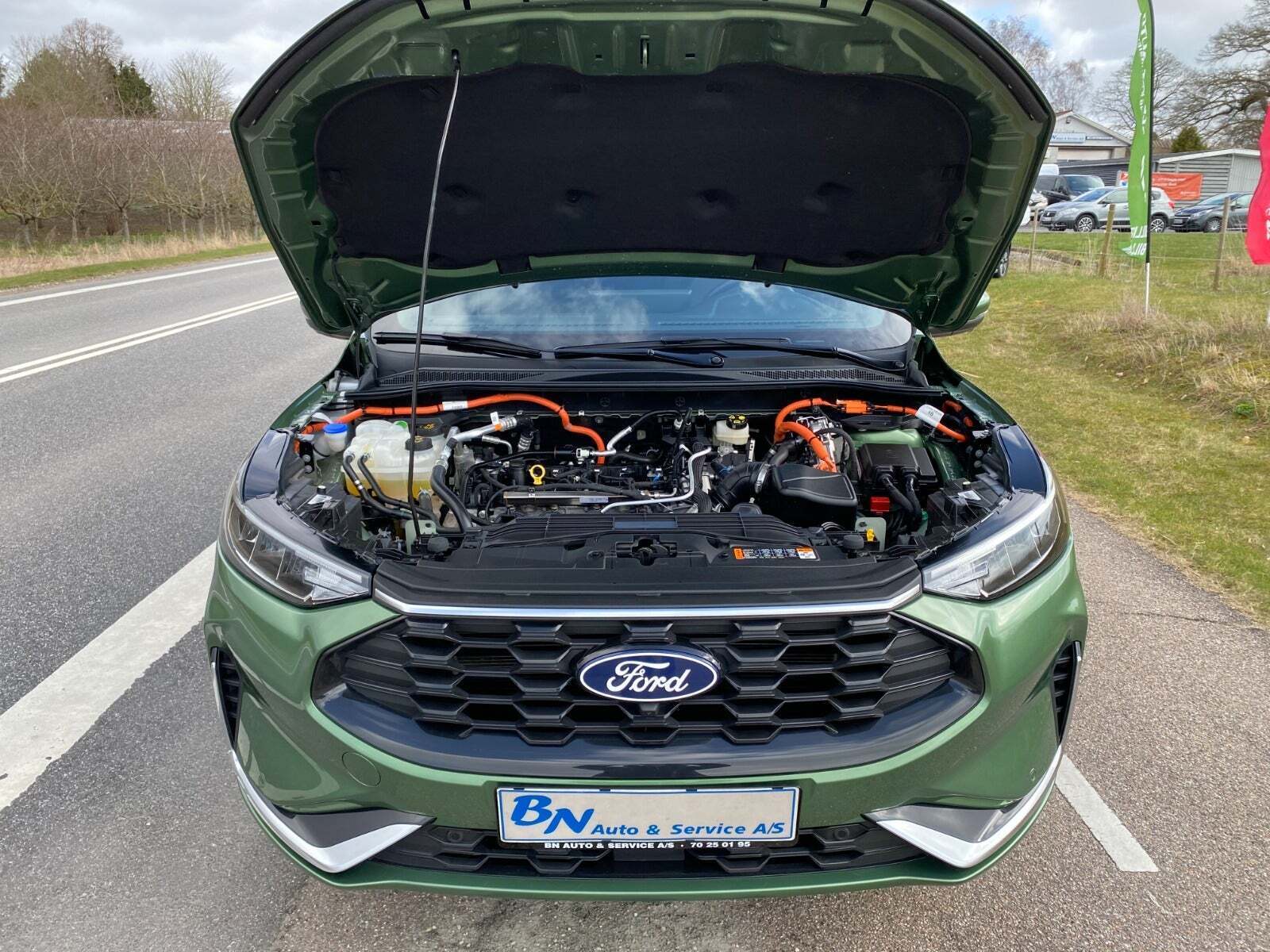 Grøn Ford Kuga fra 2025