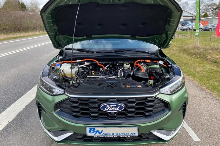 Grøn Ford Kuga fra 2025
