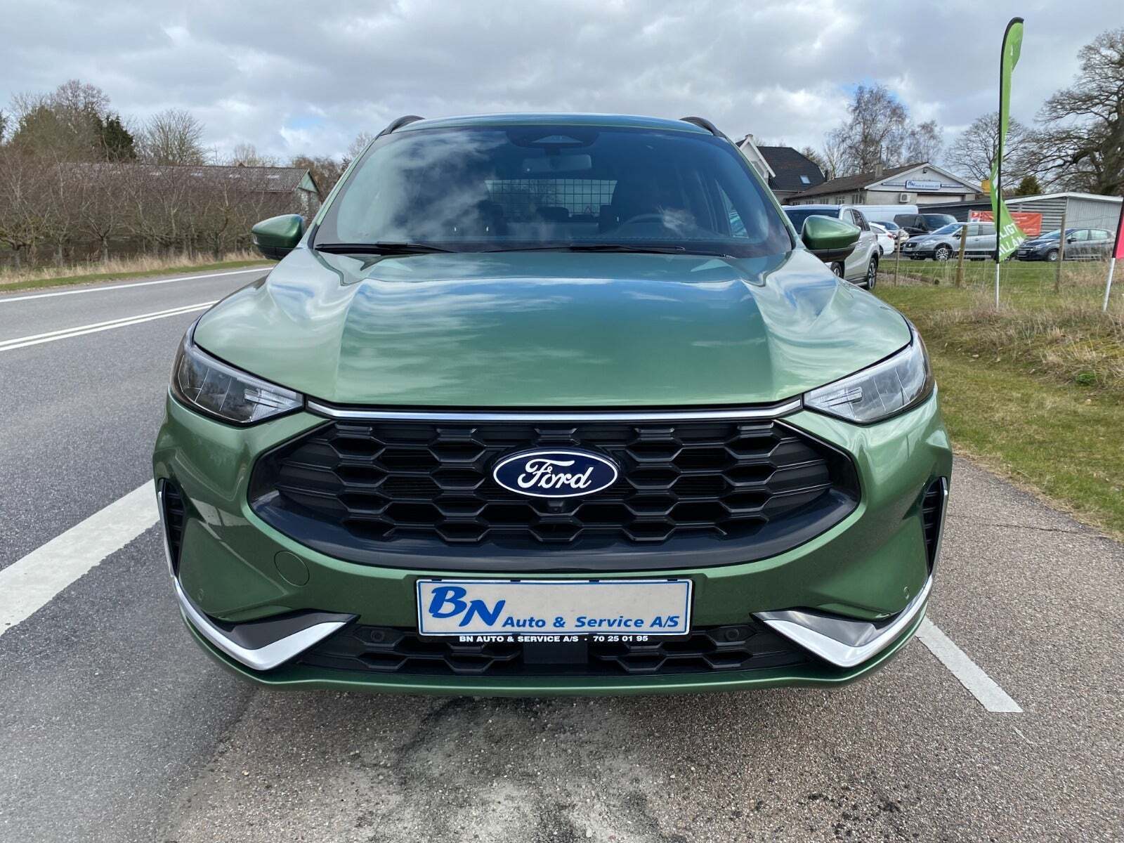 Grøn Ford Kuga fra 2025