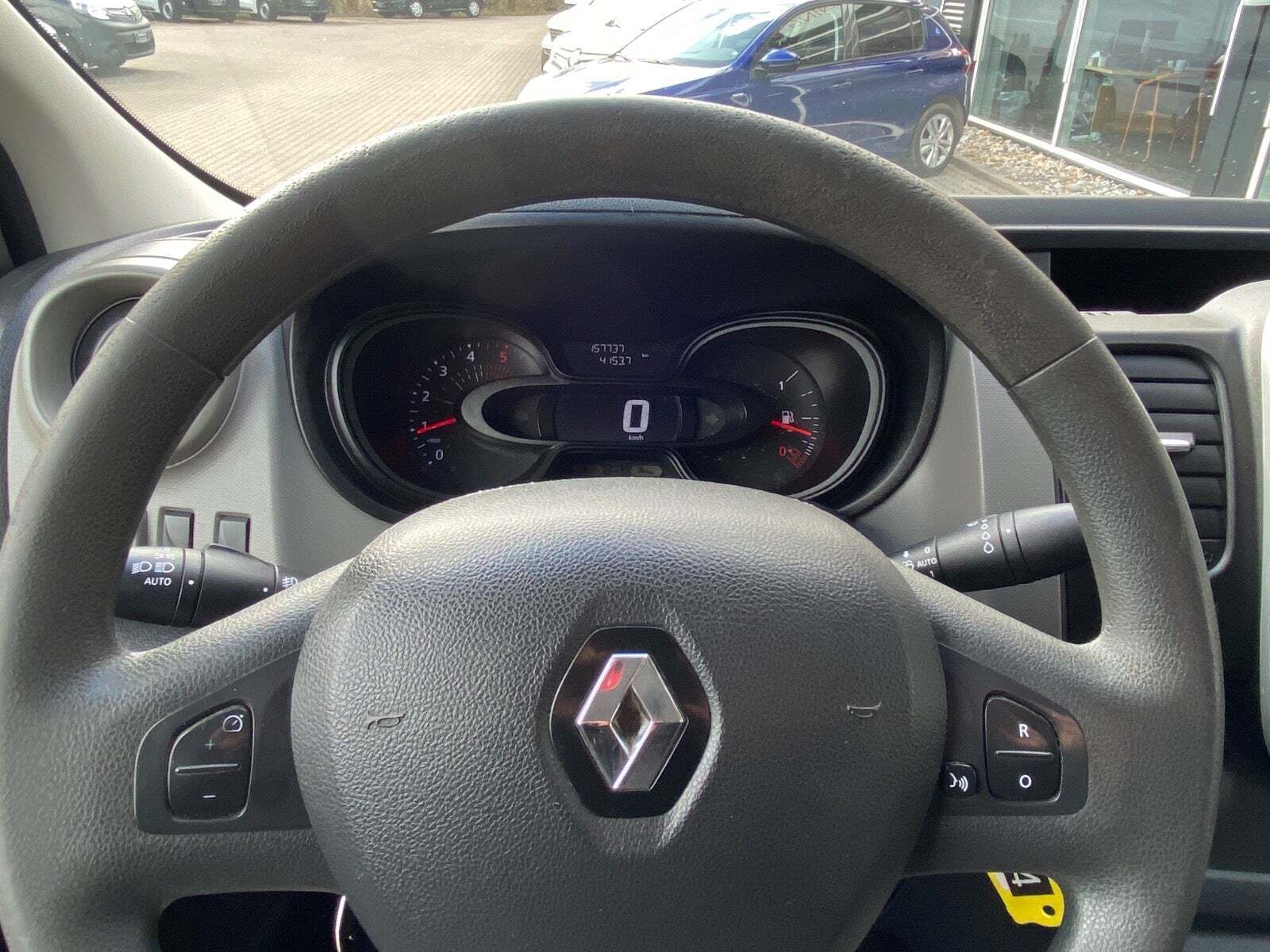 Renault Trafic T29 2,0 dCi 120 L2H1