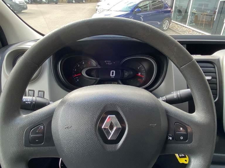 Renault Trafic T29 2,0 dCi 120 L2H1